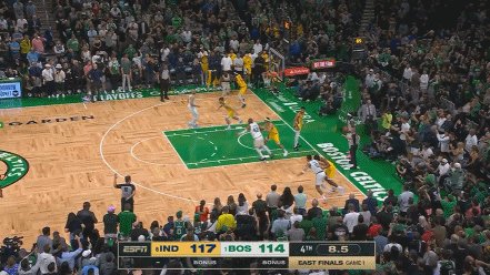 绝平三分+致胜抢断 布朗正反手吊打西卡拯救绿军