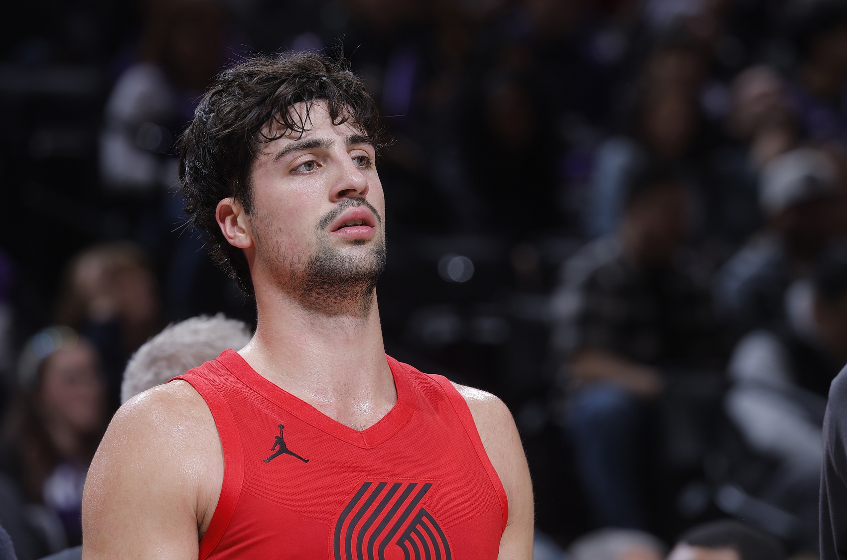 博鱼电竞官方网站-把锅背好！阿夫迪亚19中7&amp;三分12投仅2中 还有7失误！