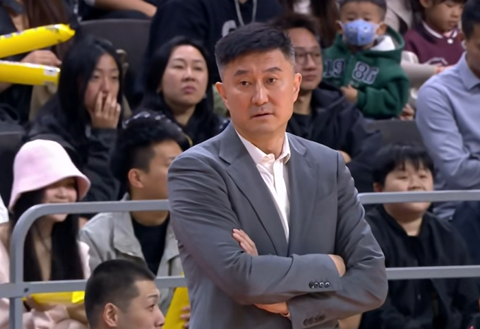 博鱼电竞-杜锋接受采访，回应焦泊乔请假离开广东队|广东男篮|球队|离队|康复|事务_新浪体育_新浪新闻